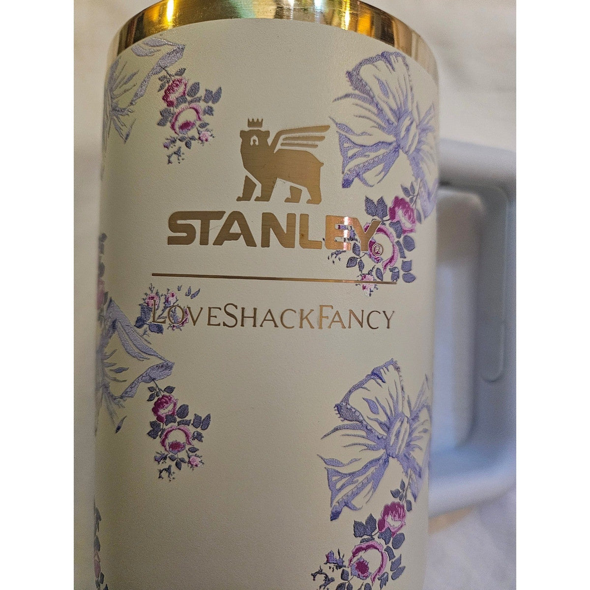 Stanley x LoveShackFancy Quencher H2.0 40oz Ribbon Rosa Cream Tumbler