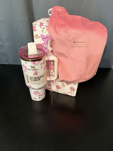 Stanley x LoveShackFancy 40oz Quencher H2.0 Ribbon Rosa White Pink Tumbler
